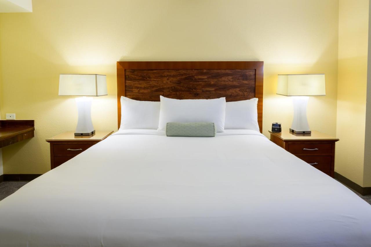 Airtel Plaza Hotel 3*