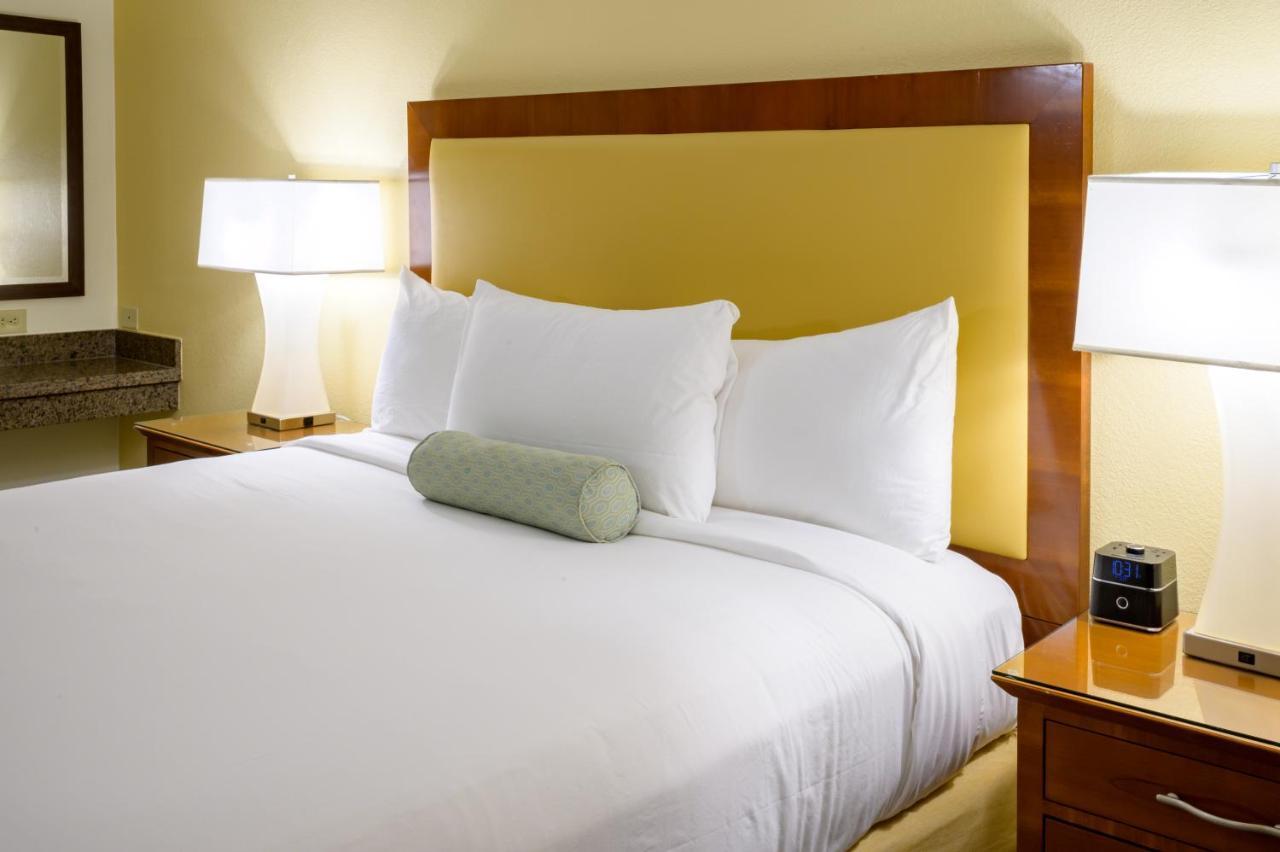 Hotel Airtel Plaza