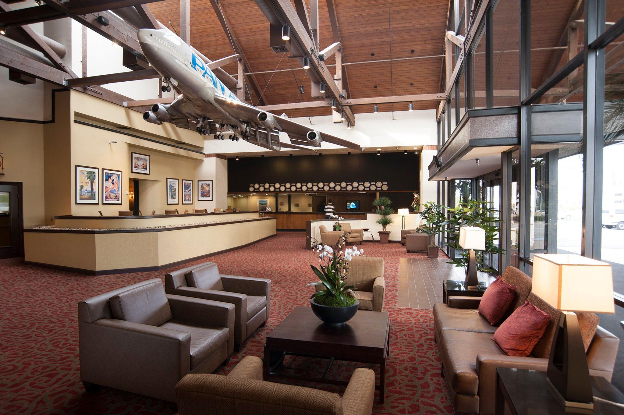 Hotel Airtel Plaza 3*